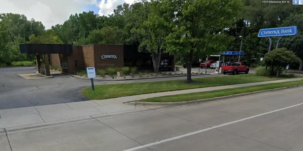 5135 Kalamazoo Avenue SE Kentwood City MI 49508