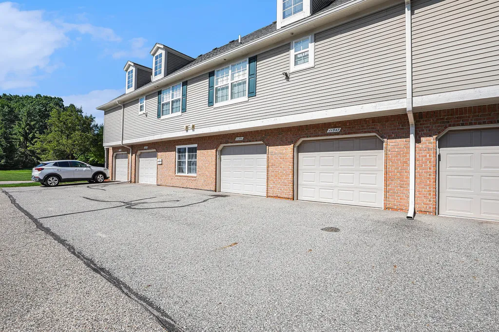 11347 N Woods Drive Shelby Charter Township MI 48317
