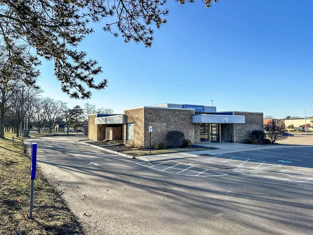 5510 W Saginaw Highway Delta Charter Township MI 48917