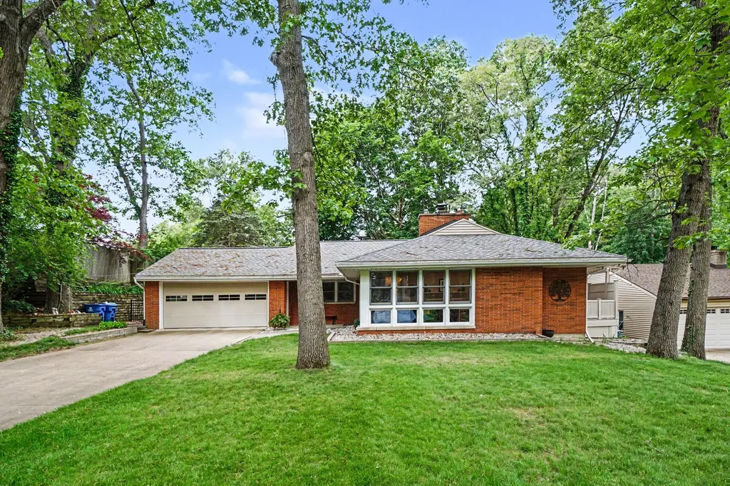 4342 Bronson Boulevard Kalamazoo City MI 49008