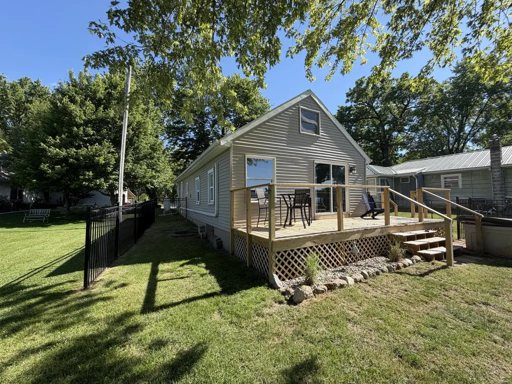 1971 Fern Beach Emmett Charter Township MI 49014