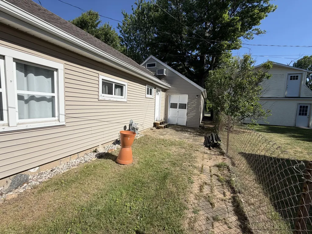 1971 Fern Beach Emmett Charter Township MI 49014