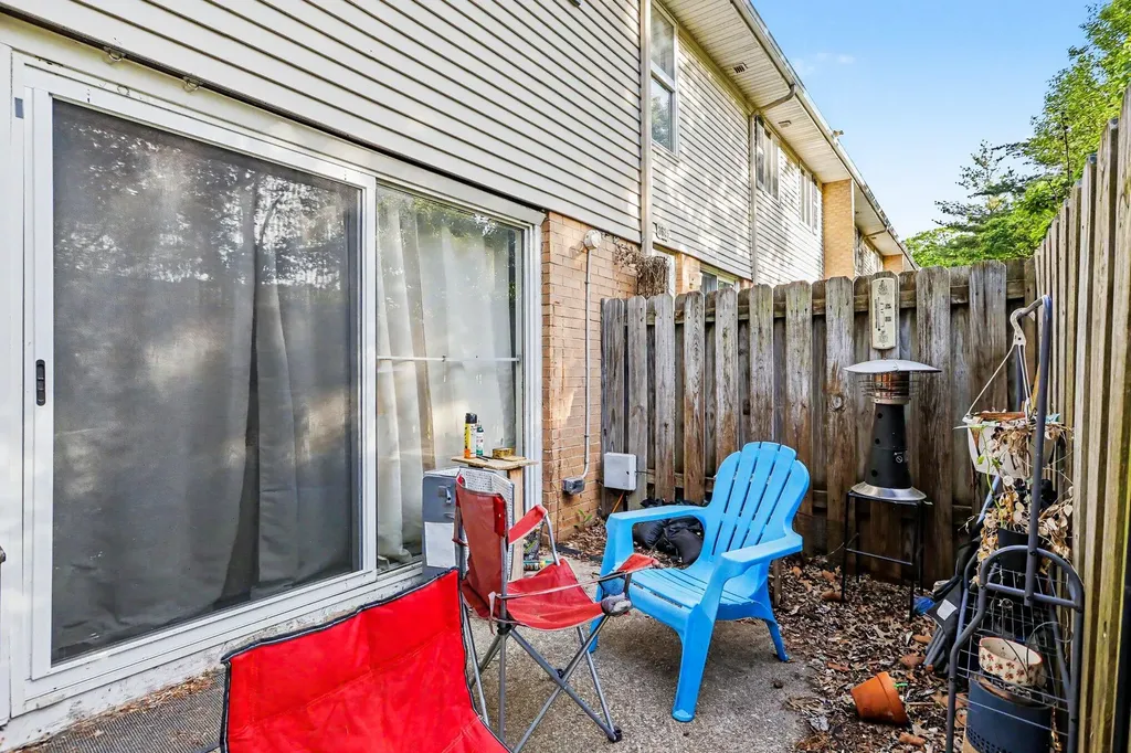 3621 Kenbrooke Court Kalamazoo City MI 49006