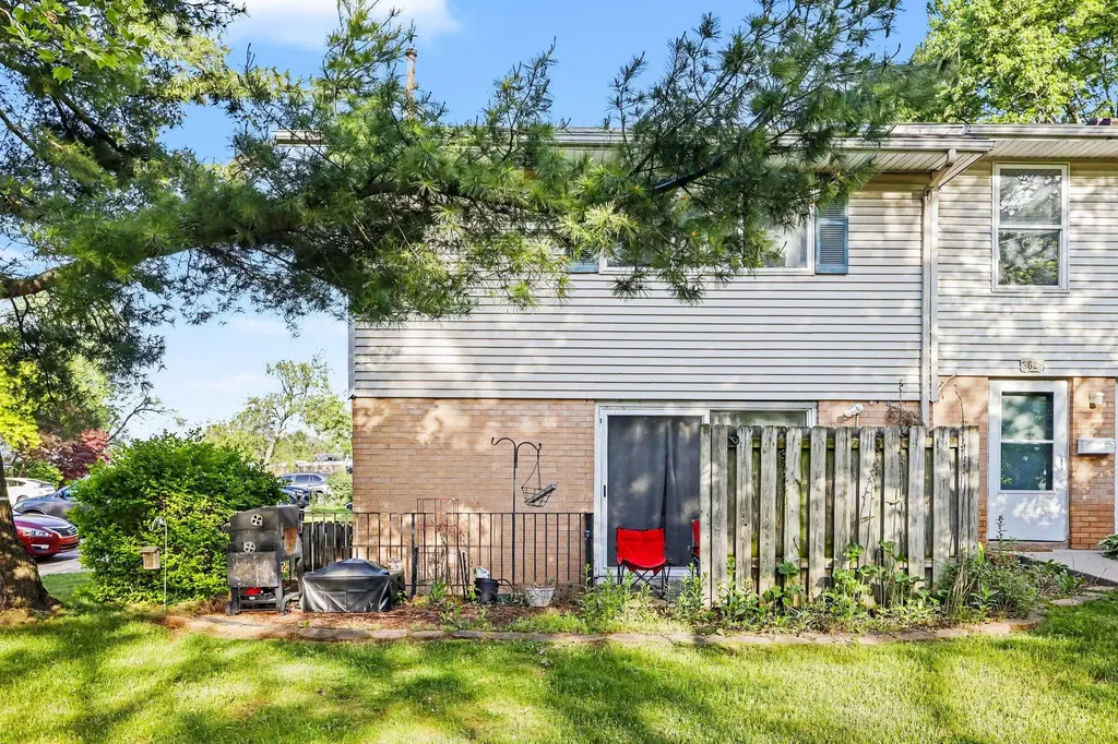 3621 Kenbrooke Court Kalamazoo City MI 49006