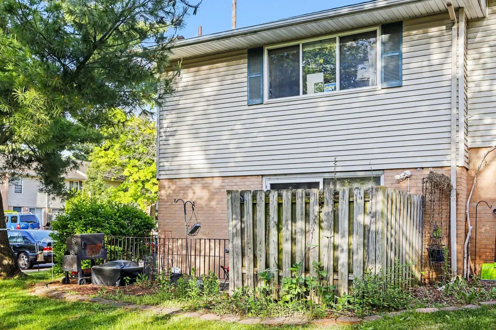 3621 Kenbrooke Court Kalamazoo City MI 49006