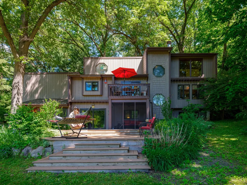 9951 Springwood Drive Oshtemo Charter Township MI 49009