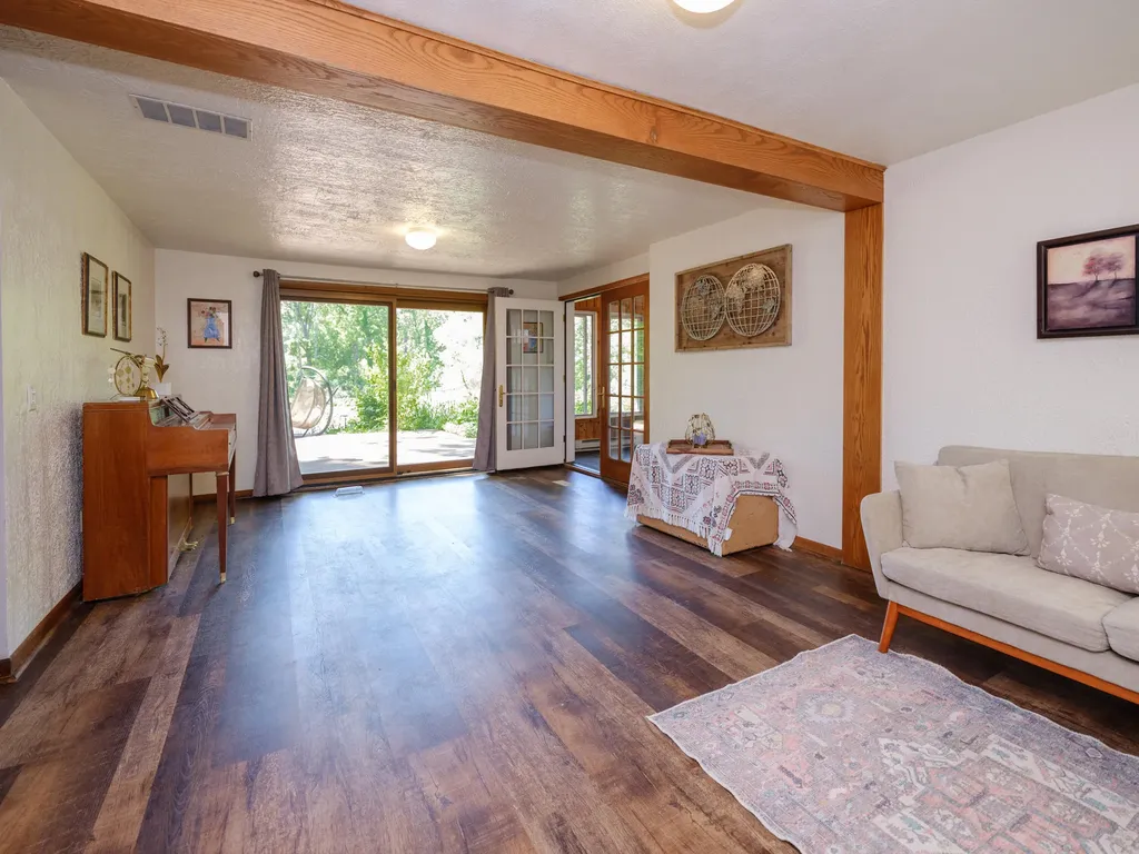 9951 Springwood Drive Oshtemo Charter Township MI 49009