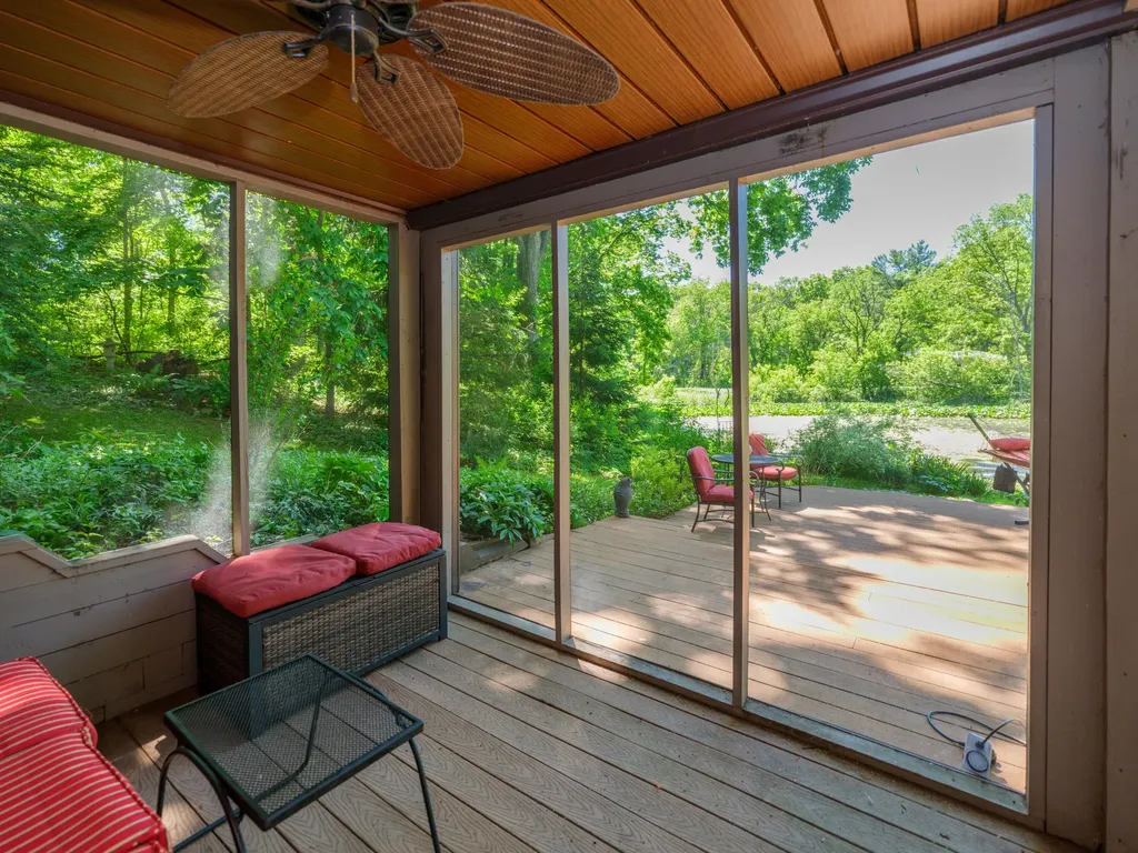9951 Springwood Drive Oshtemo Charter Township MI 49009