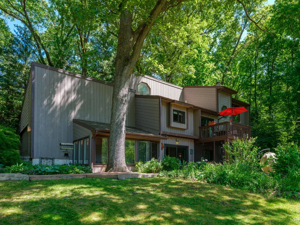 9951 Springwood Drive Oshtemo Charter Township MI 49009