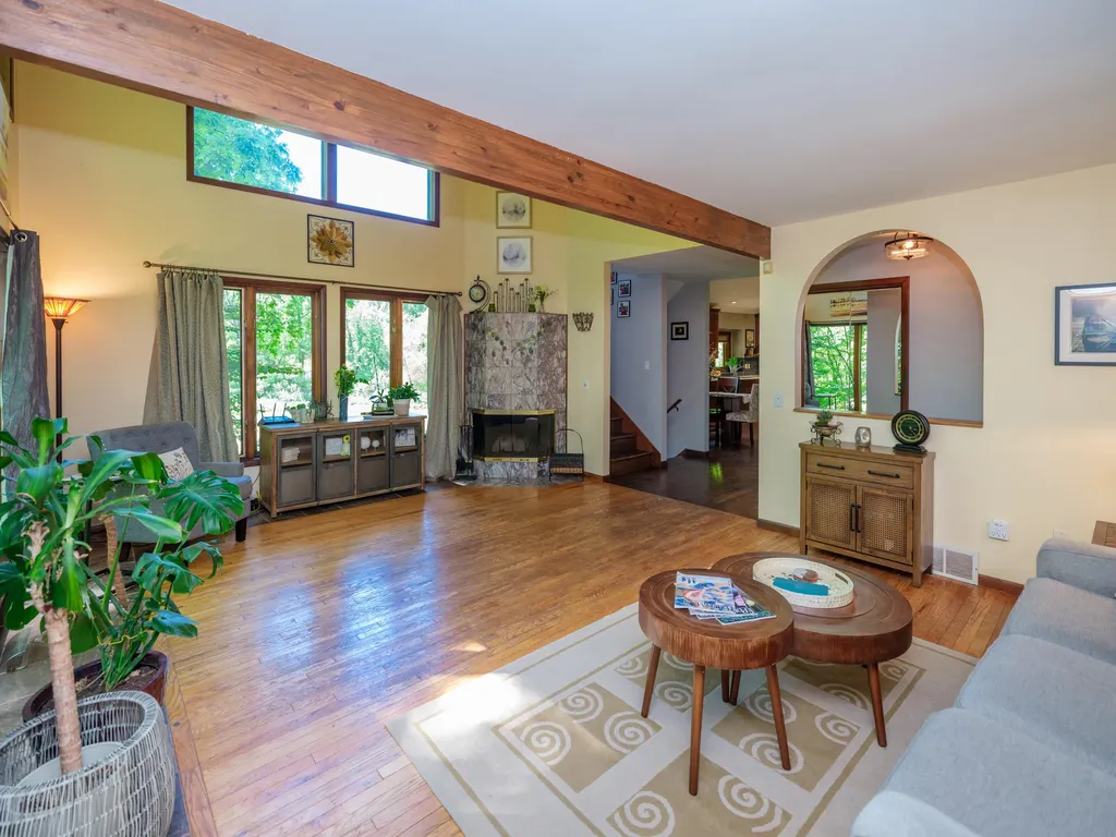 9951 Springwood Drive Oshtemo Charter Township MI 49009