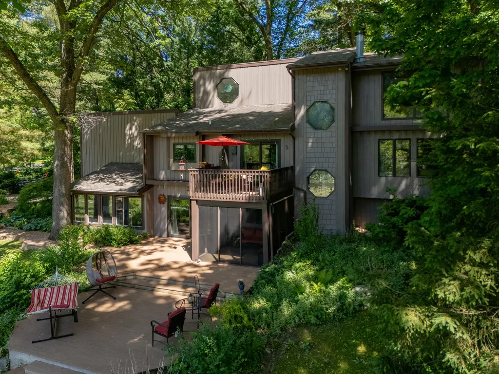 9951 Springwood Drive Oshtemo Charter Township MI 49009