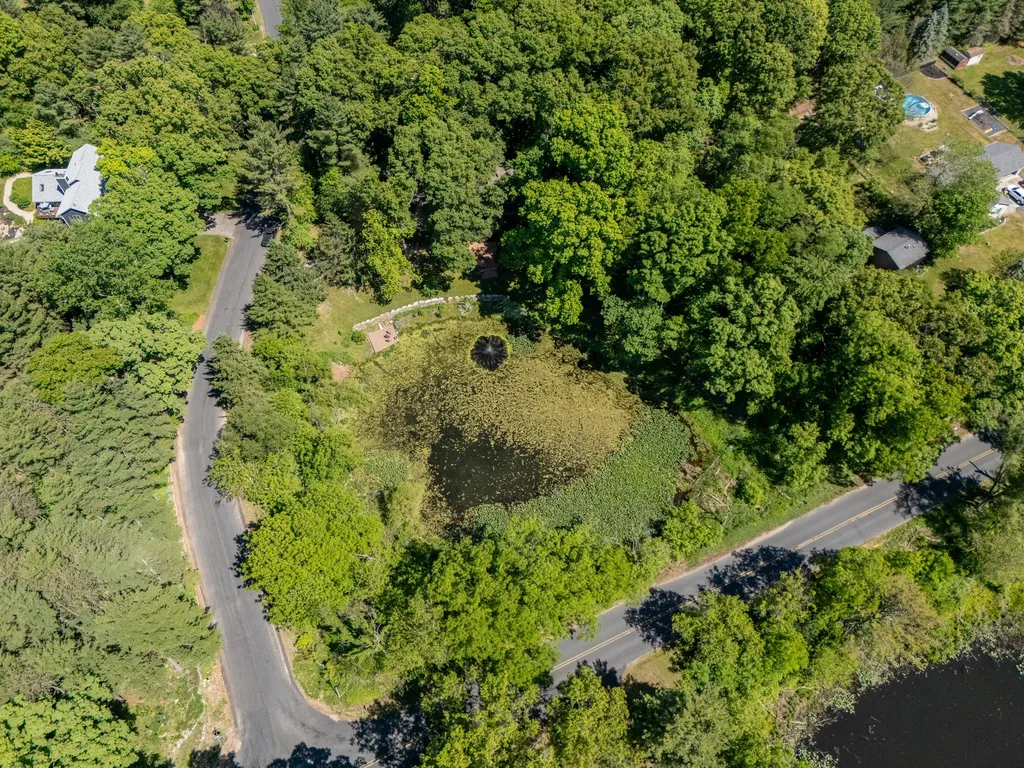 9951 Springwood Drive Oshtemo Charter Township MI 49009