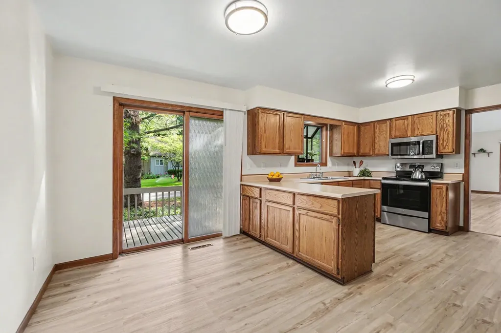 213 Raintree Circle Kalamazoo Charter Township MI 49006
