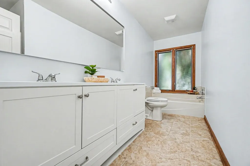213 Raintree Circle Kalamazoo Charter Township MI 49006