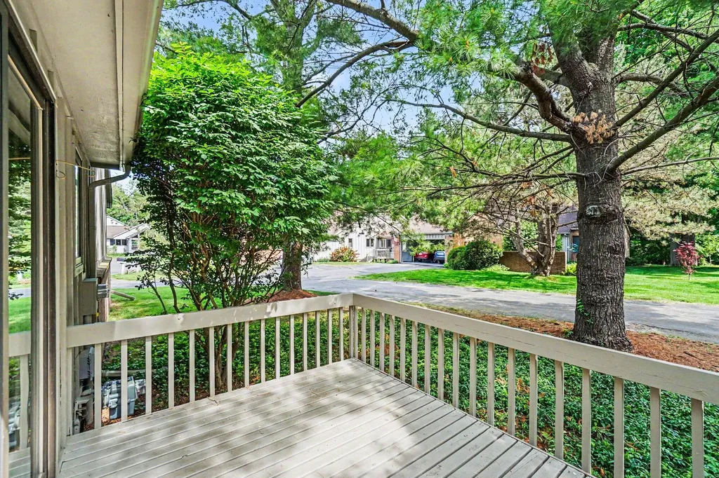 213 Raintree Circle Kalamazoo Charter Township MI 49006