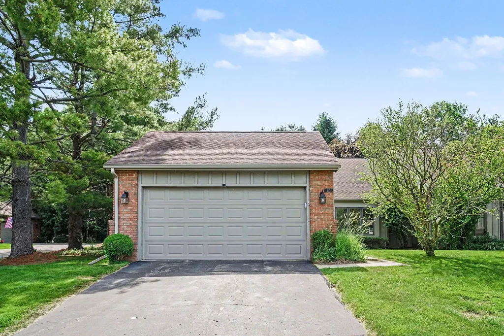 213 Raintree Circle Kalamazoo Charter Township MI 49006