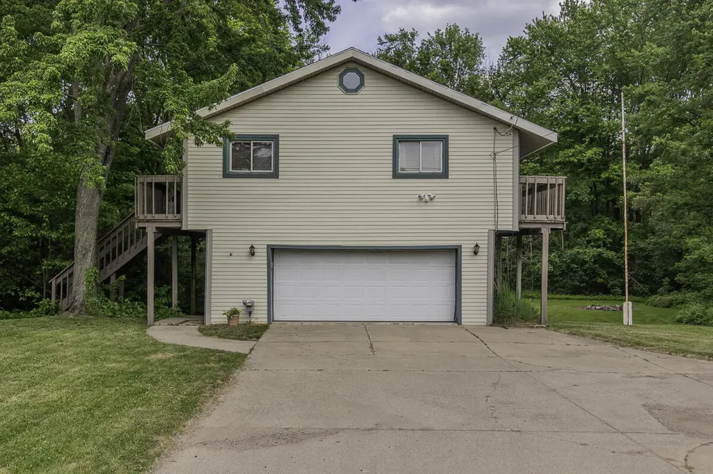 304 N Augusta Drive Augusta Village MI 49012