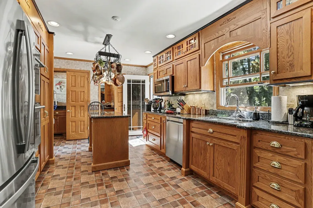 2106 Aberdeen Drive Kalamazoo City MI 49008