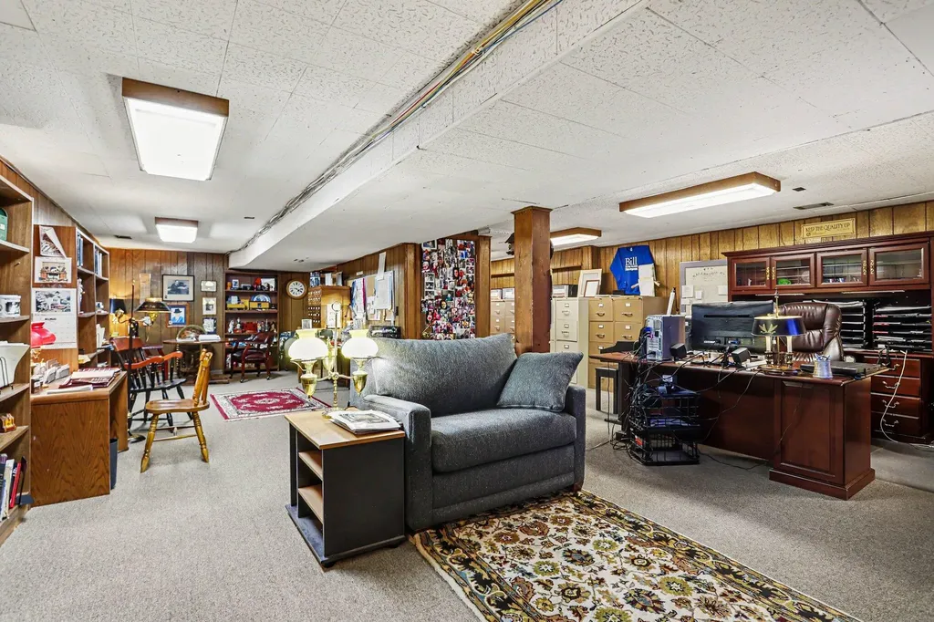 2106 Aberdeen Drive Kalamazoo City MI 49008