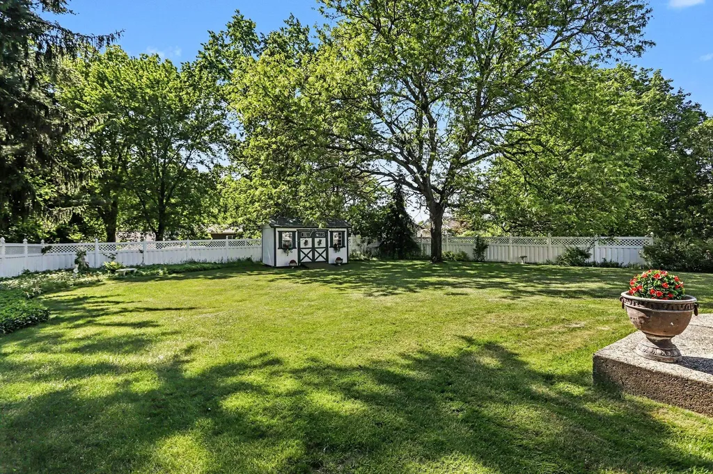 2106 Aberdeen Drive Kalamazoo City MI 49008