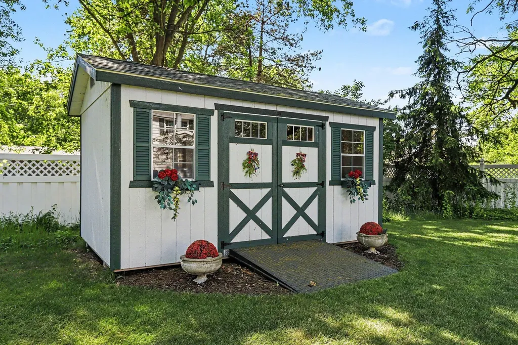 2106 Aberdeen Drive Kalamazoo City MI 49008