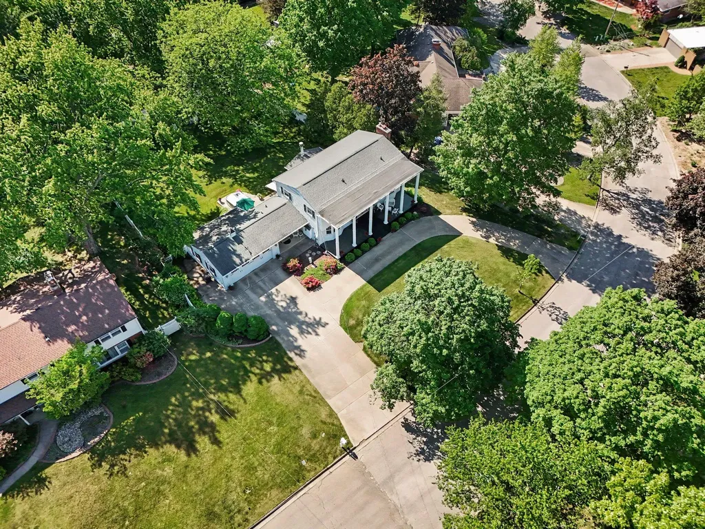 2106 Aberdeen Drive Kalamazoo City MI 49008