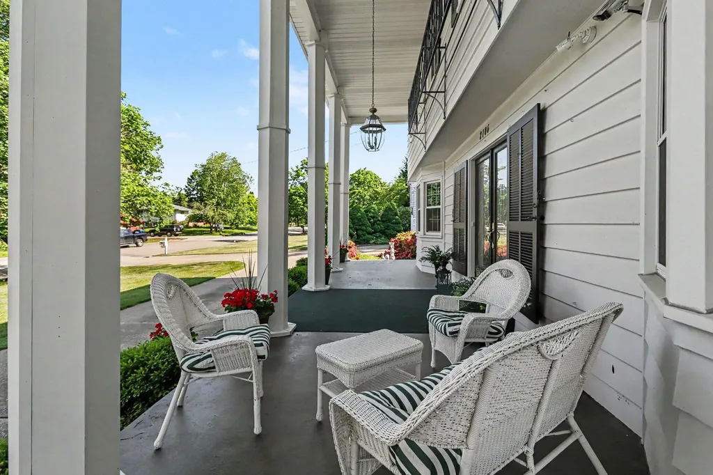2106 Aberdeen Drive Kalamazoo City MI 49008