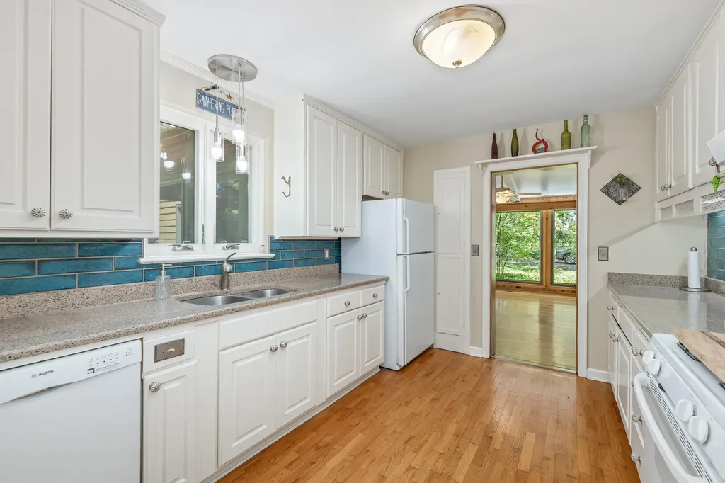2015 Grand Avenue Kalamazoo City MI 49006