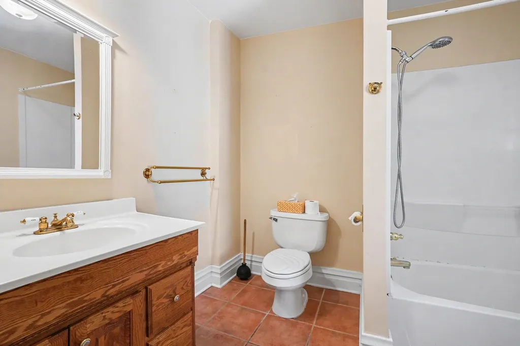 1330 W Maple Street Kalamazoo City MI 49008