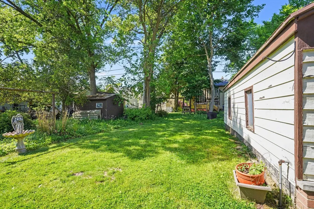 1330 W Maple Street Kalamazoo City MI 49008