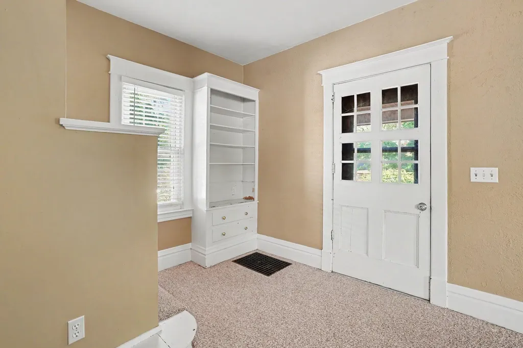 1330 W Maple Street Kalamazoo City MI 49008