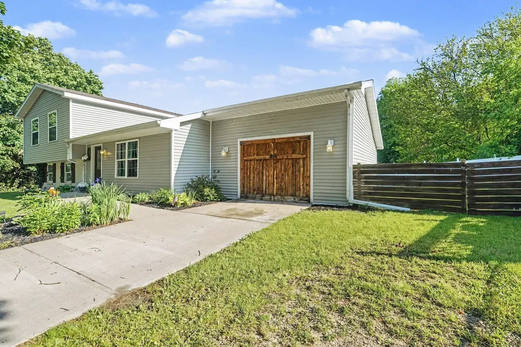 140 Viking Court Pennfield Charter Township MI 49017