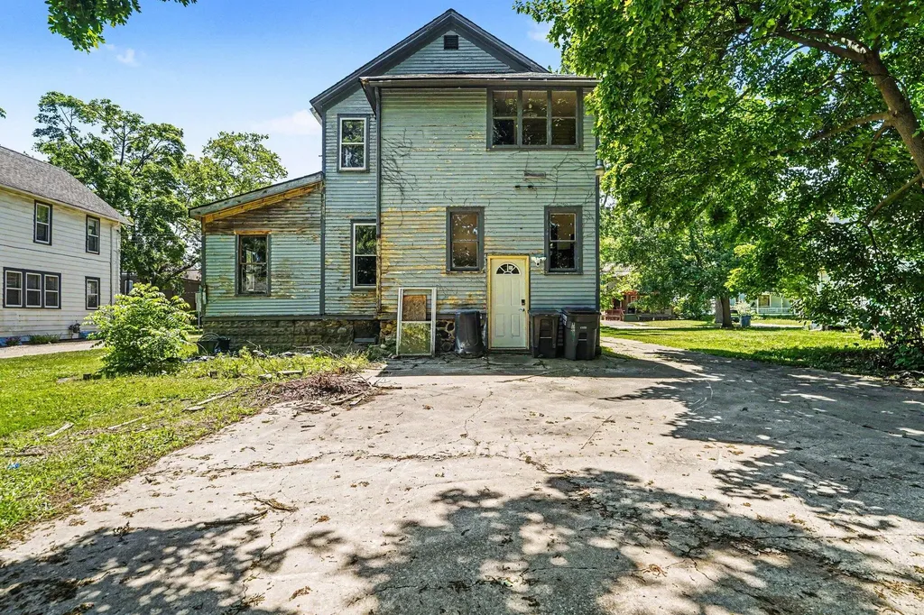 524 Forest Street Kalamazoo City MI 49008