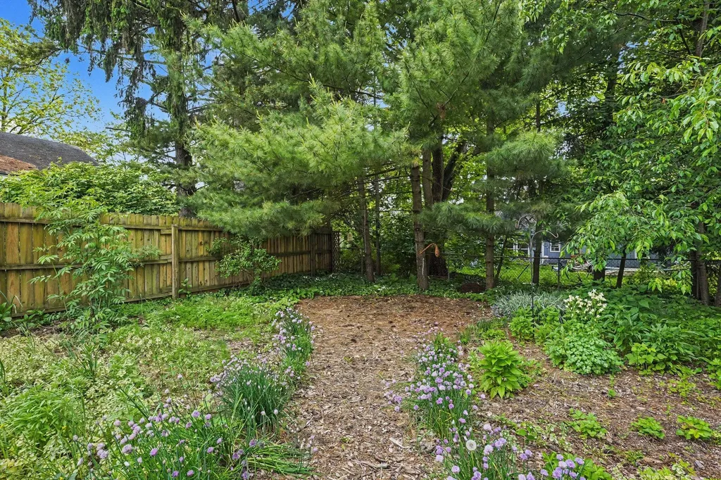 221 Nelson Avenue Kalamazoo Charter Township MI 49006