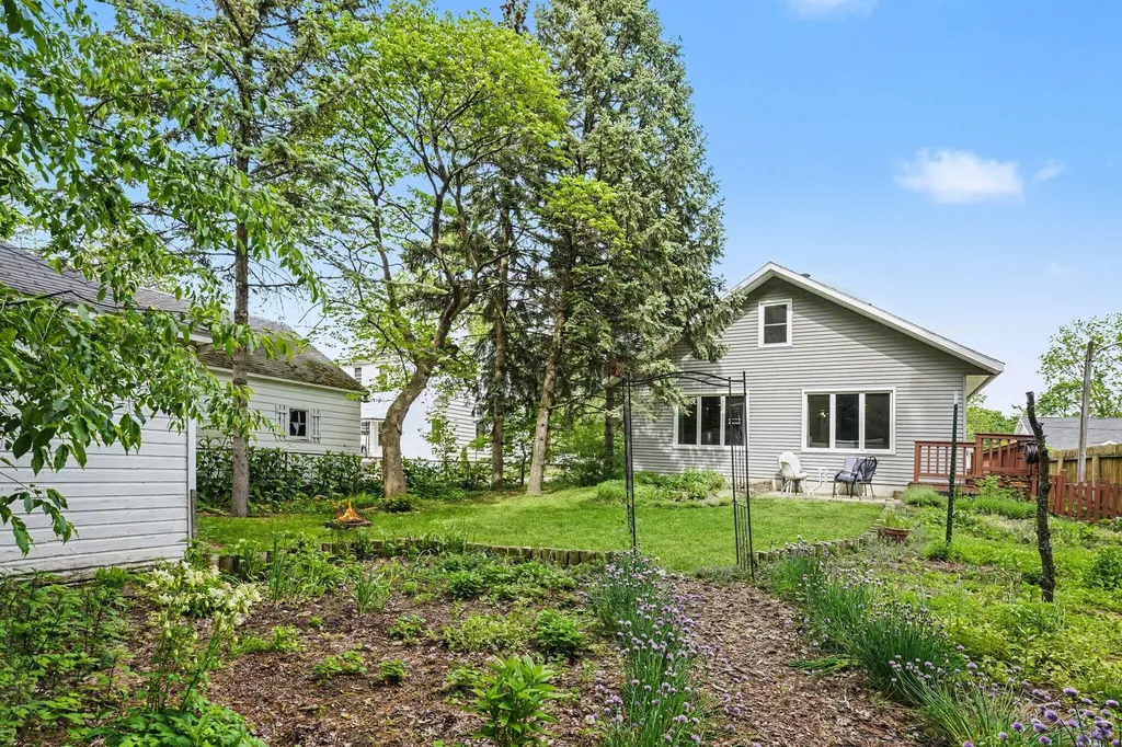 221 Nelson Avenue Kalamazoo Charter Township MI 49006