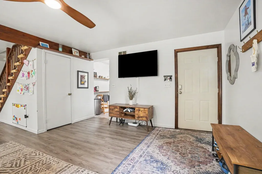 221 Nelson Avenue Kalamazoo Charter Township MI 49006