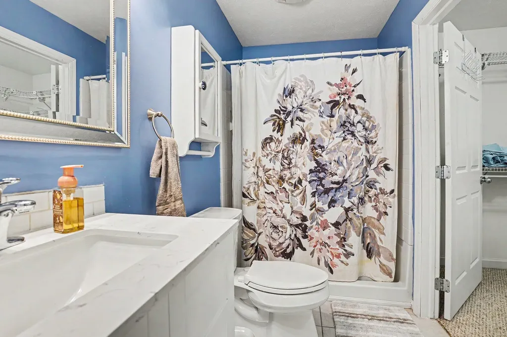 8216 Pattiwood Lane Richland Village MI 49083