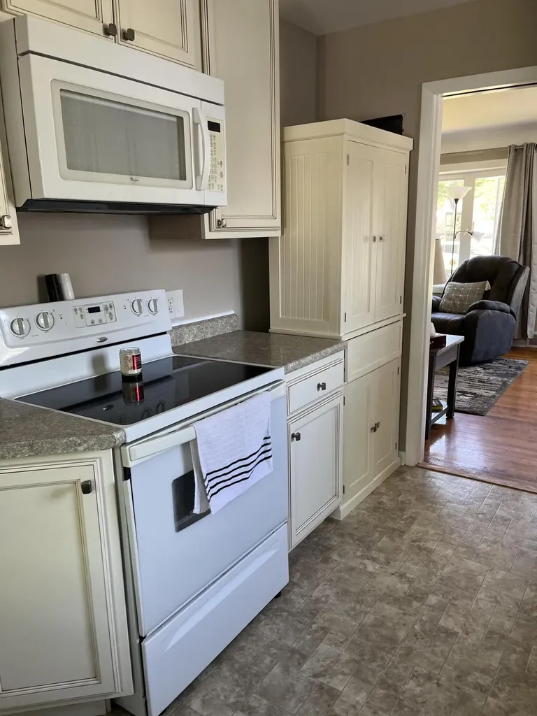 3819 Pontiac Avenue Kalamazoo Charter Township MI 49006
