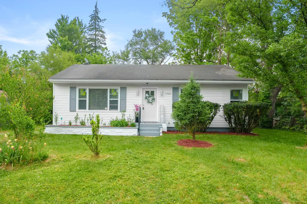 1308 Colgrove Avenue Kalamazoo Charter Township MI 49048
