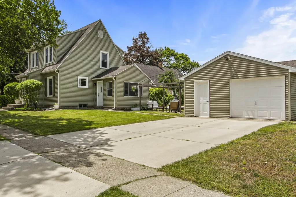 2724 S Rose Street Kalamazoo City MI 49001