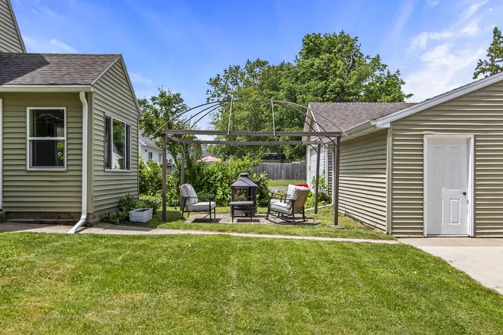 2724 S Rose Street Kalamazoo City MI 49001