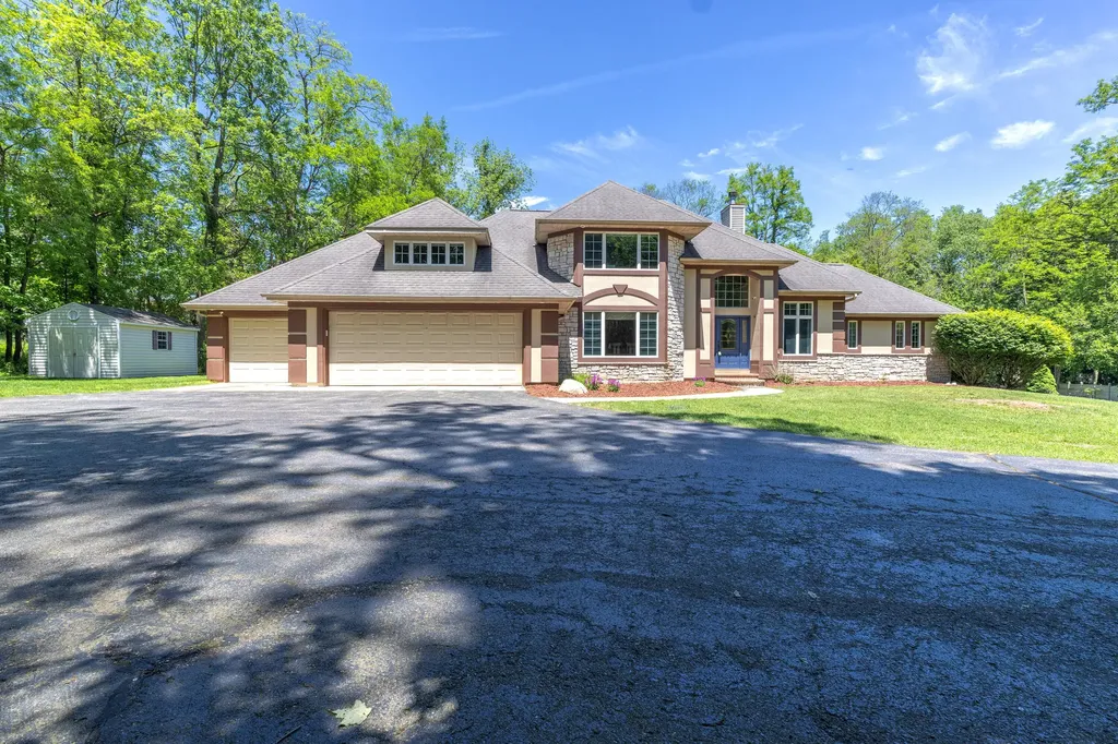 1722 W Kilgore Road Kalamazoo City MI 49008