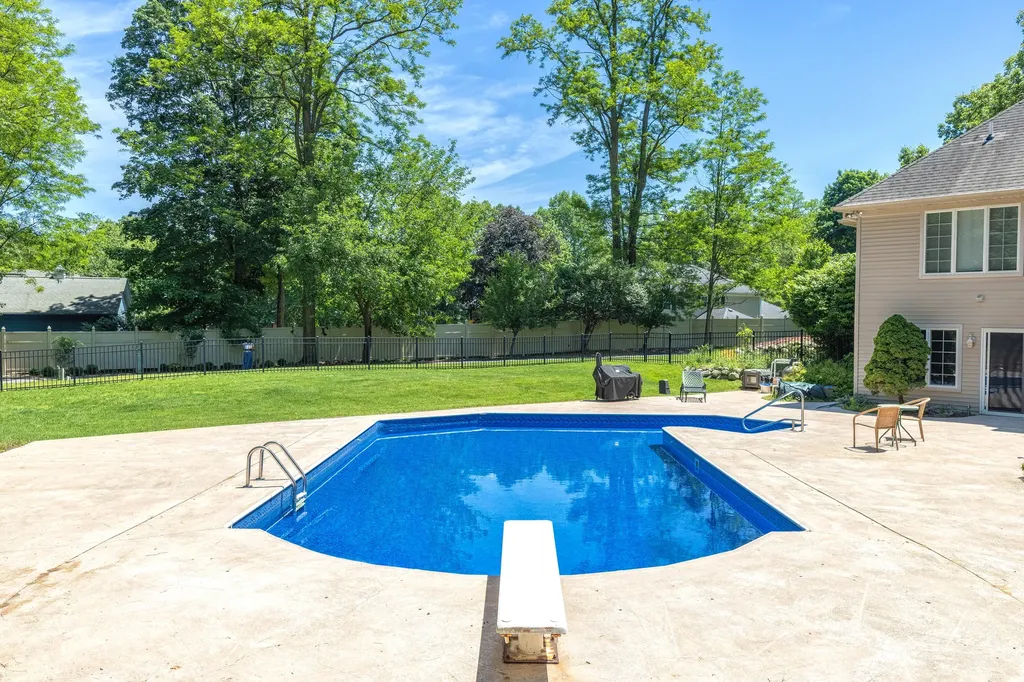 1722 W Kilgore Road Kalamazoo City MI 49008