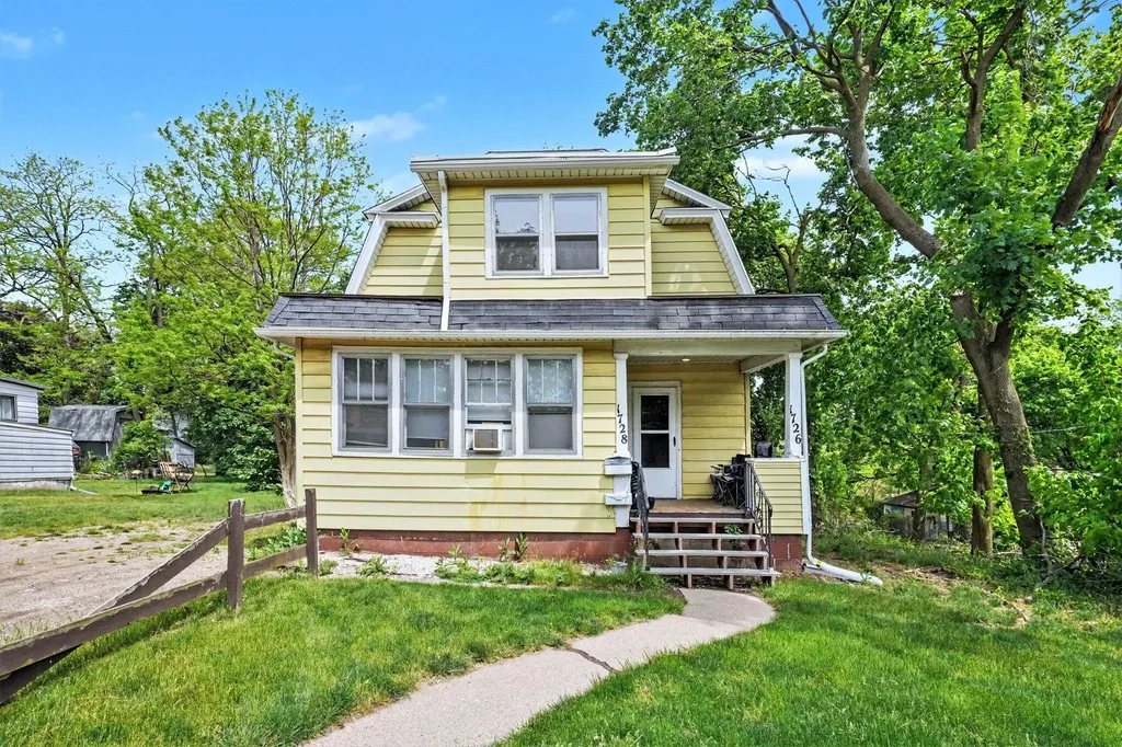 1726-1728 Commonwealth Avenue Kalamazoo City MI 49006