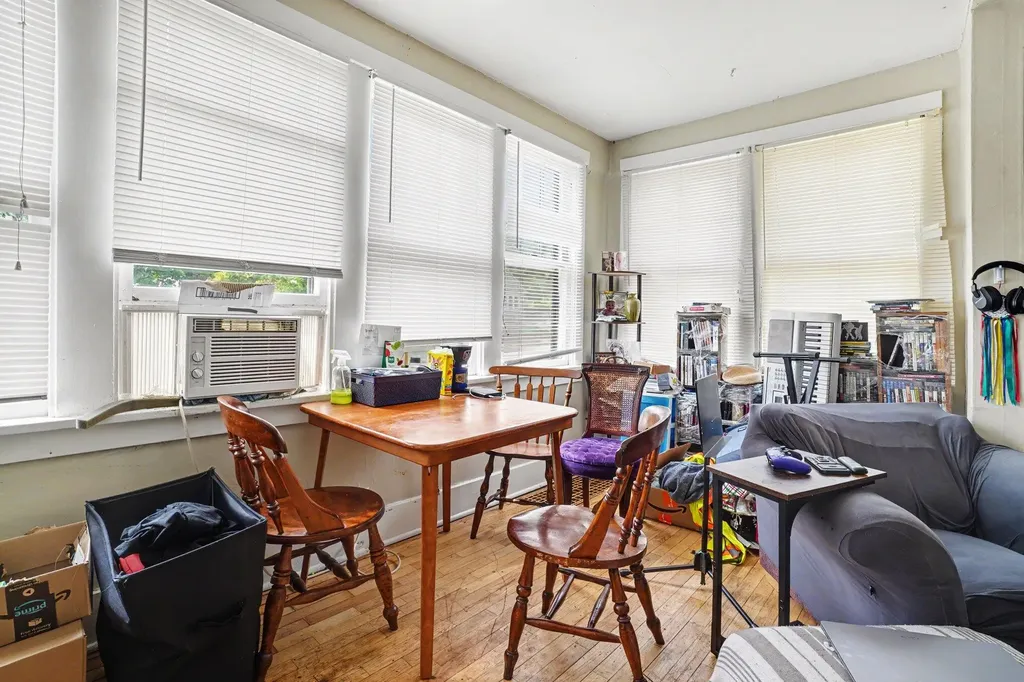 1726-1728 Commonwealth Avenue Kalamazoo City MI 49006