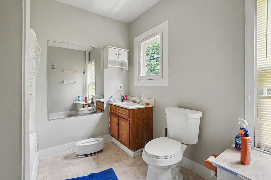 1726-1728 Commonwealth Avenue Kalamazoo City MI 49006