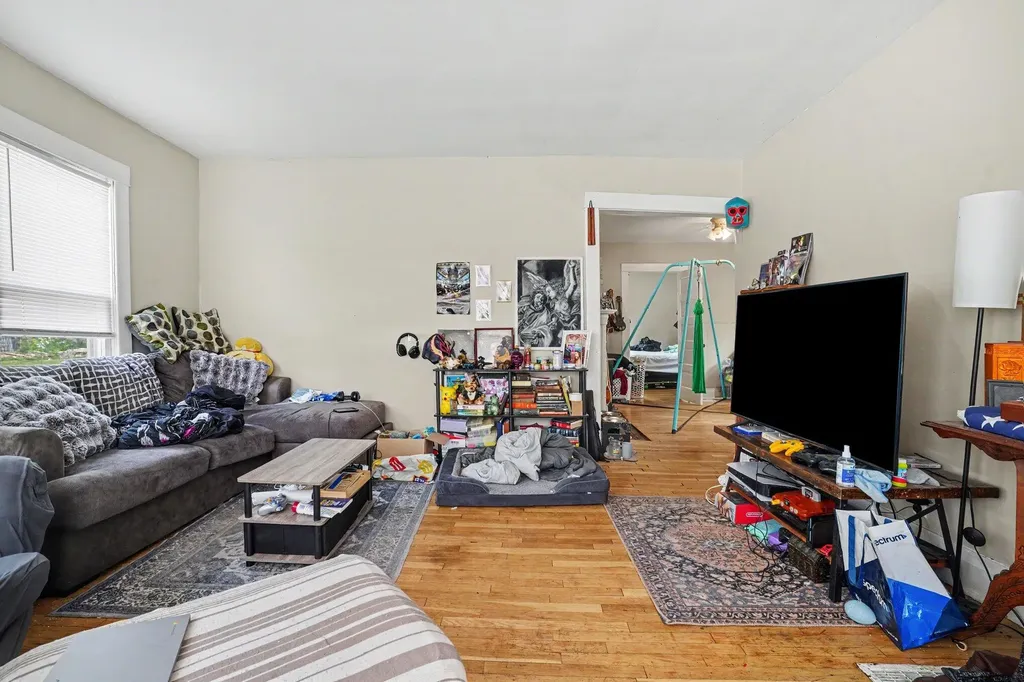 1726-1728 Commonwealth Avenue Kalamazoo City MI 49006