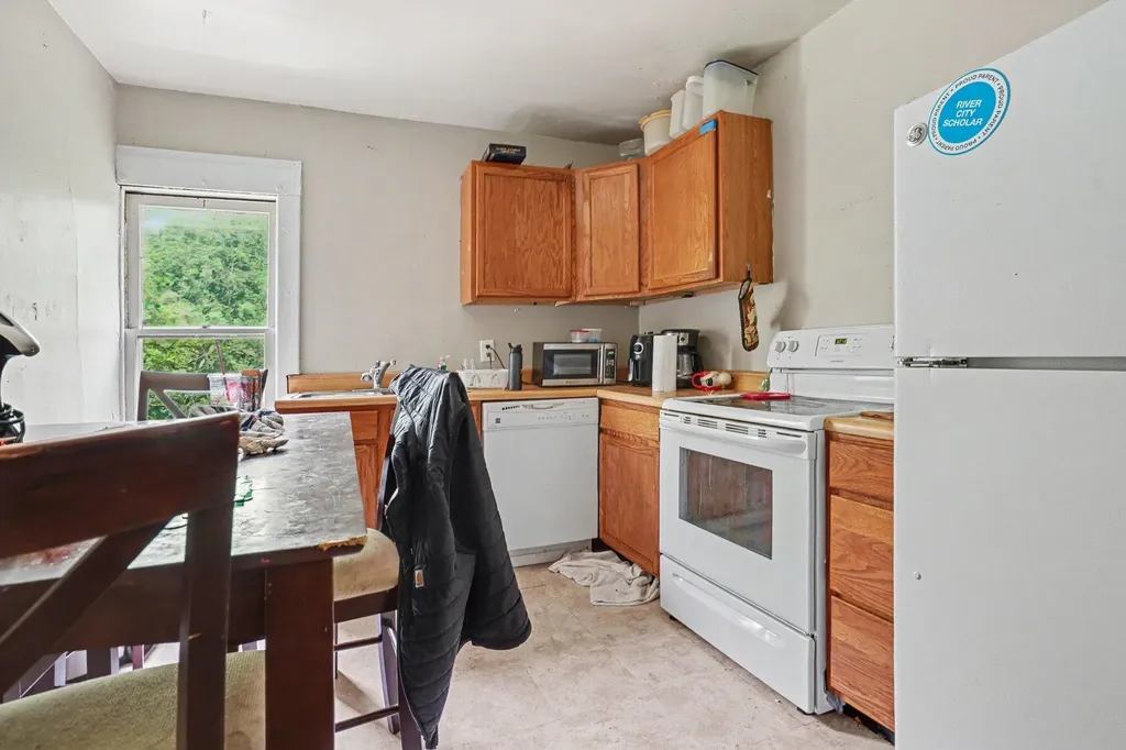 1726-1728 Commonwealth Avenue Kalamazoo City MI 49006