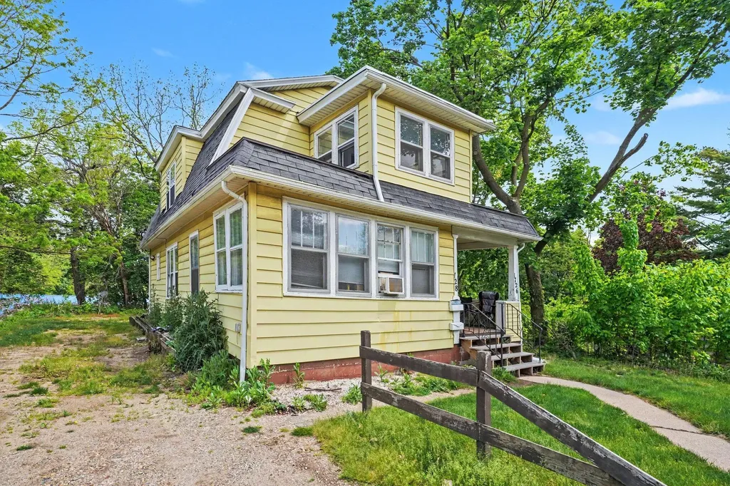 1726-1728 Commonwealth Avenue Kalamazoo City MI 49006