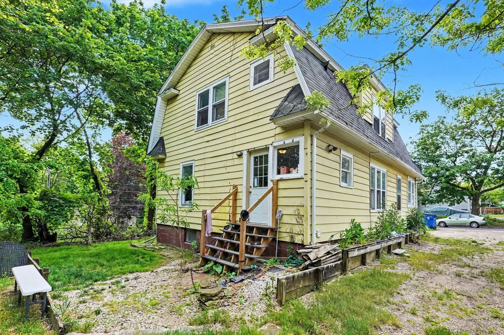 1726-1728 Commonwealth Avenue Kalamazoo City MI 49006